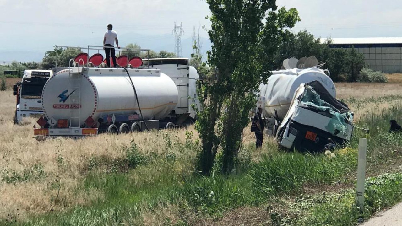 Konya'da tanker devrildi! Sürücü hurdaya dönen araçta sıkıştı