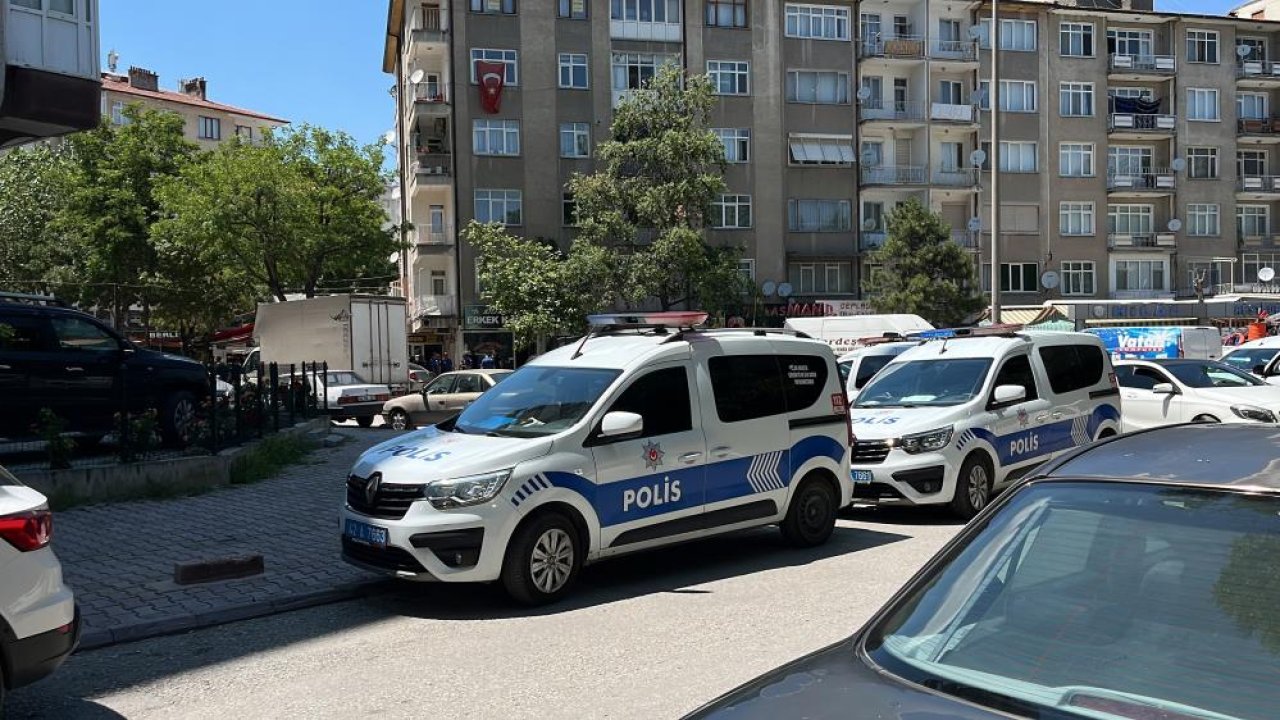 Konya’da apartman kavgası kanlı bitti! Yöneticiyi karnından bıçakladı
