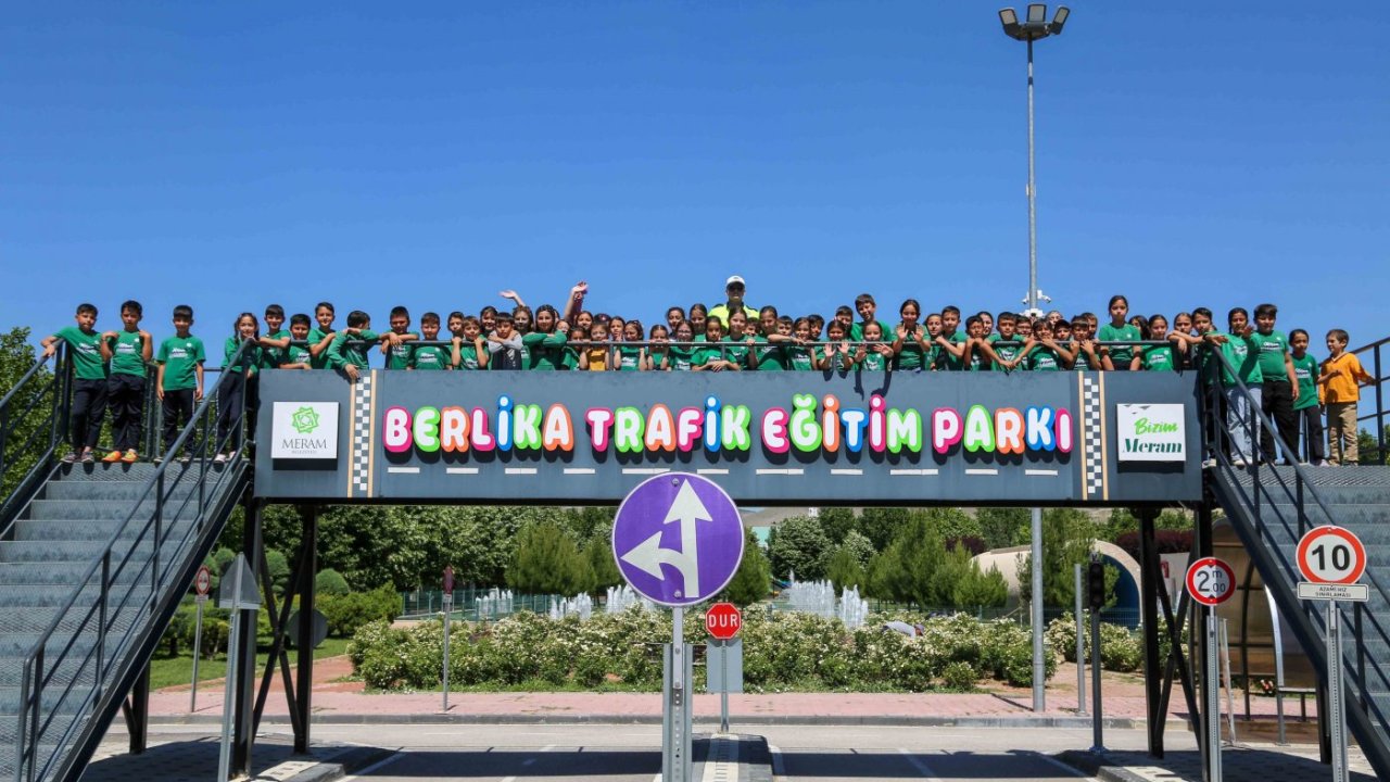 Meram’da binlerce çocuğun hayatına dokunan eğitim! Trafik bilinci küçük yaşta kazandırıldı!