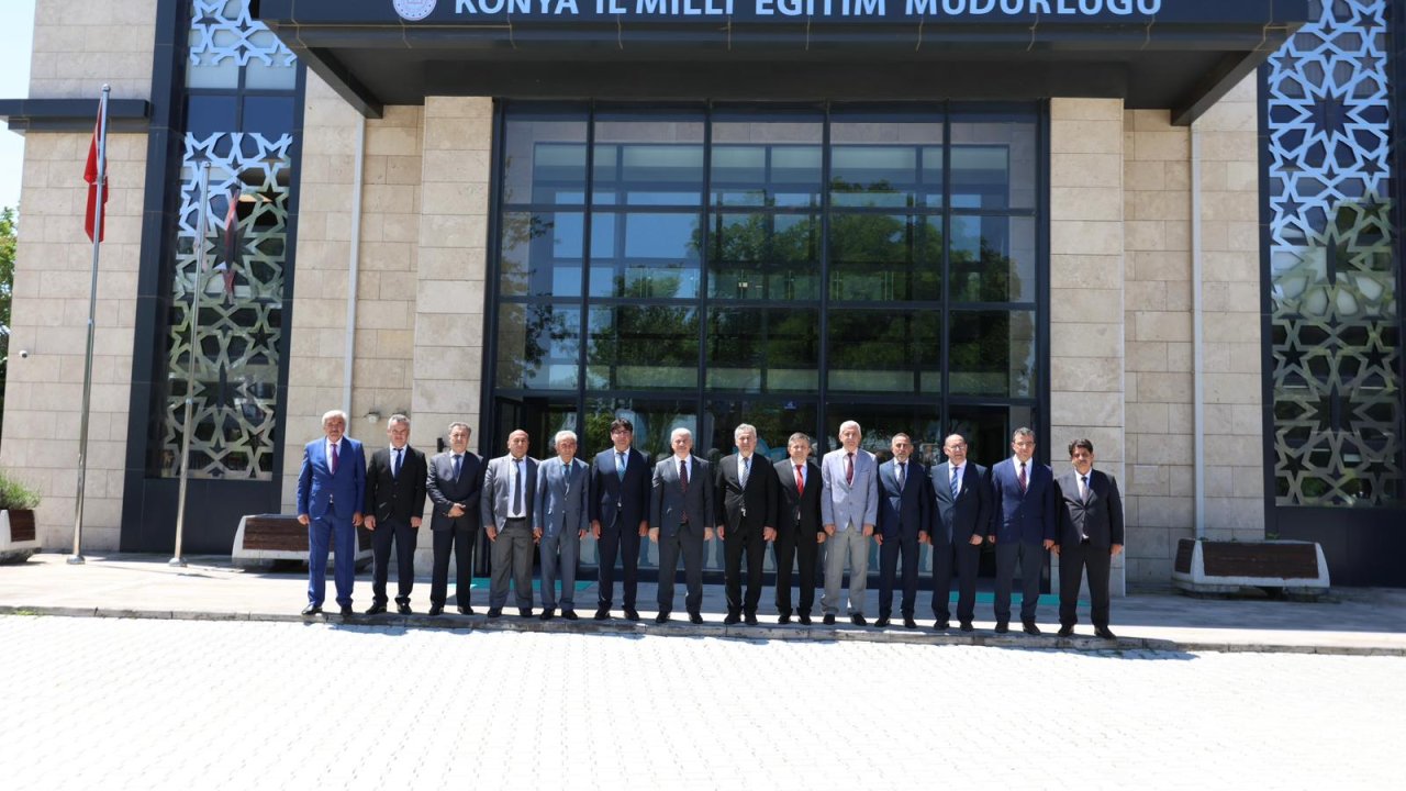 Konya’da eğitimin geleceği konuşuldu! Vali İbrahim Akın danışman öğretmenlerle buluştu!