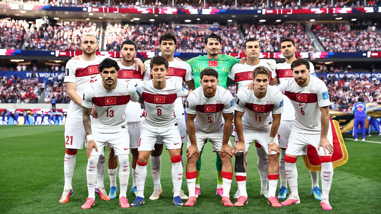 Dünya Kupası'na veda eden A Milli Futbol Takımı yurda döndü