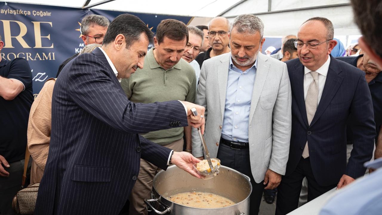 Konya Kültürpark’ta Aşure Bereketi Paylaşıldı