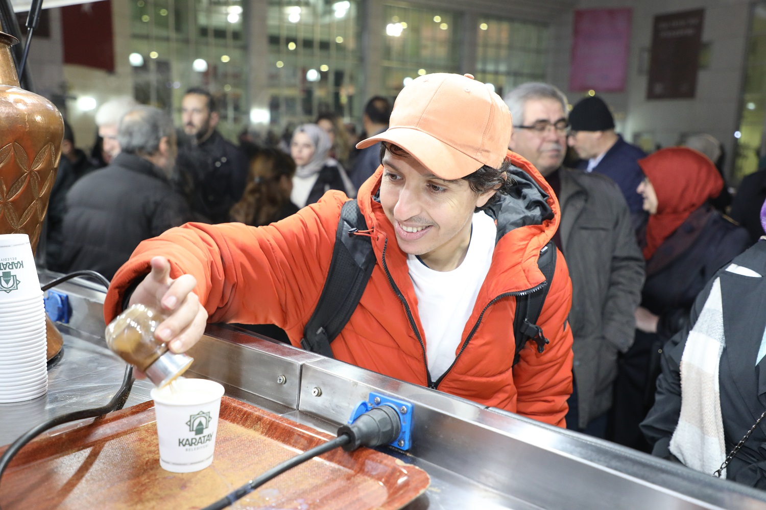 Karatay’dan Hz. Mevlana’nın Misafirlerine Salep İkramı