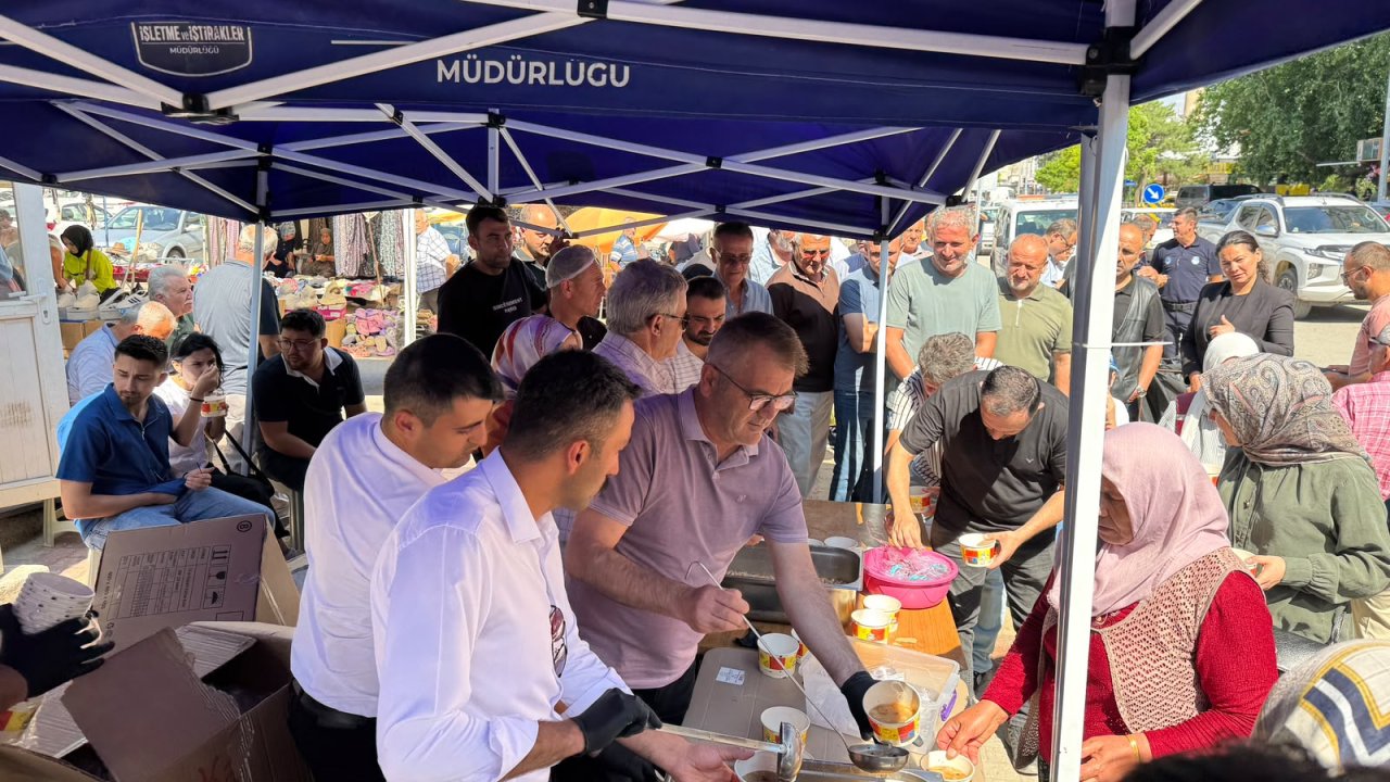 Seydişehir'de vatandaşlara aşure ikramı