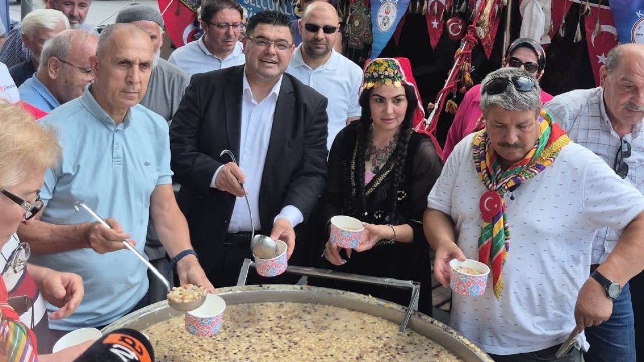 Konya'daki Türk Kültürü Buluşması Aziziye Meydanı'nda Vatandaşları bir araya getirdi