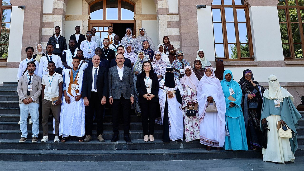 Moritanya Nuakşot Üniversitesi Türk Dili ve Edebiyatı öğrencileri Başkan Altay’ı ziyaret etti