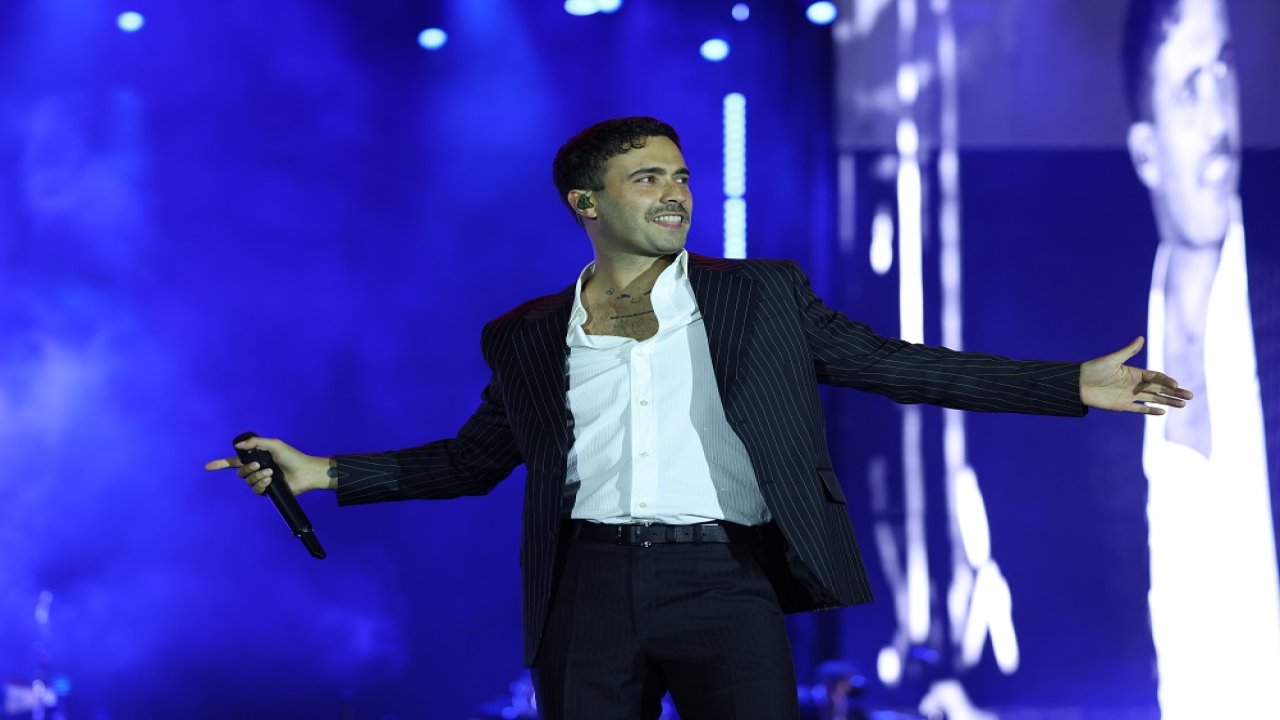 Mert Demir Konya'da sahne aldı! Unutulmaz performansıyla dikkat çekti