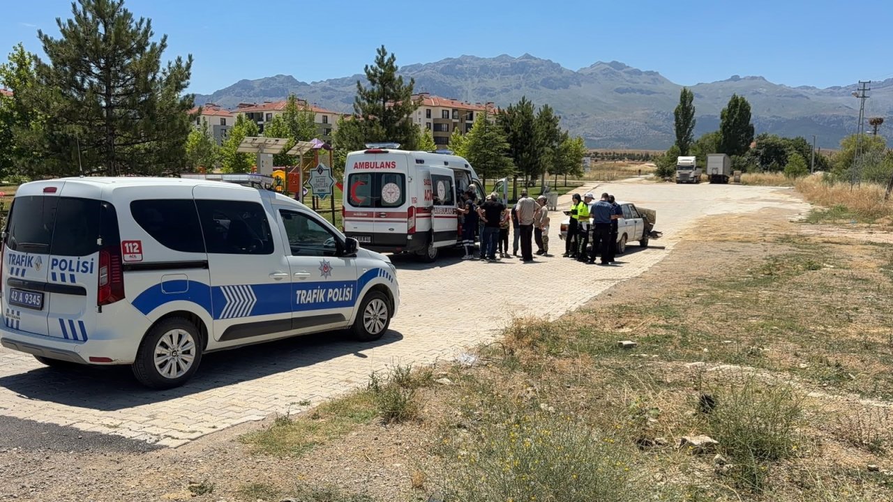 Konya'da otomobiller çarpıştı: 4 yaralı!