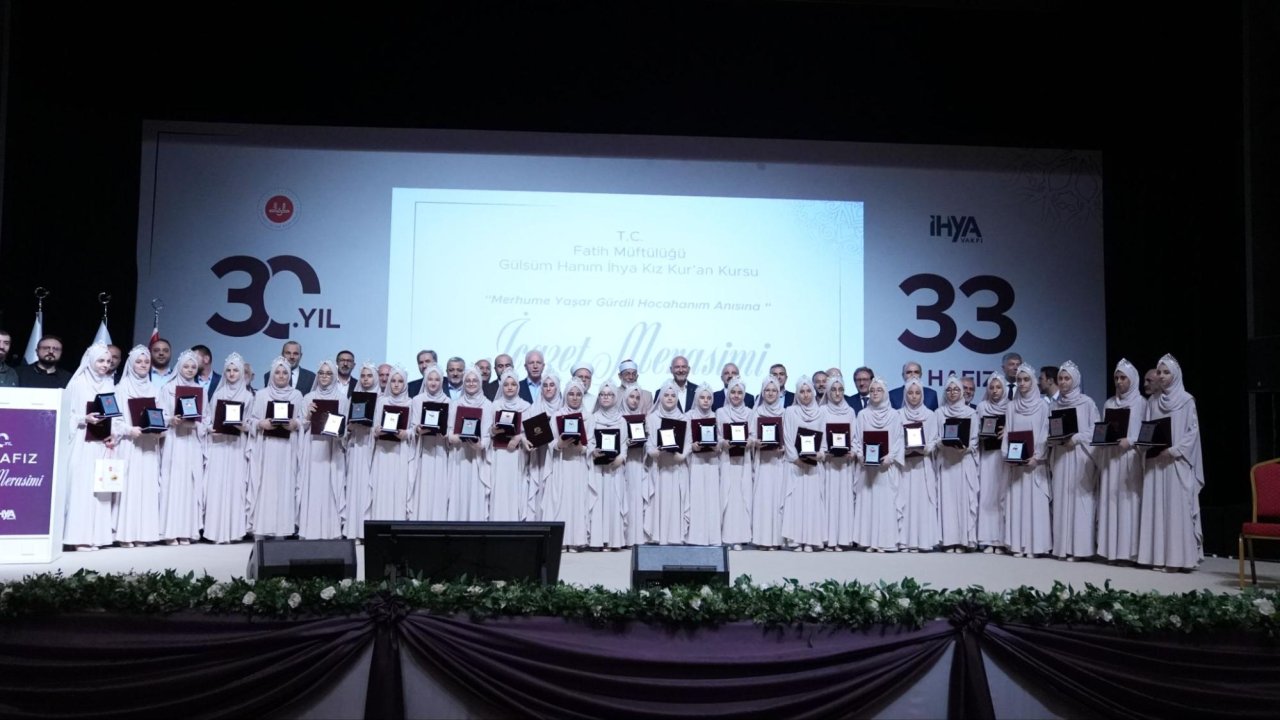 İhya Vakfı’nda 33 Hafızın İcazet Sevinci