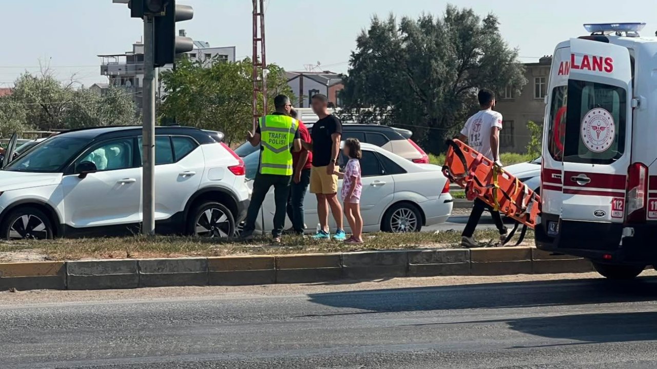 Konya'da otomobiller çarpıştı: 2 yaralı!