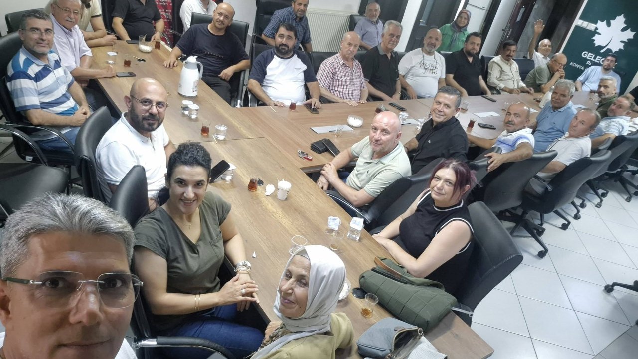 Gelecek Partisi Konya İl Başkanı Arslan Son Toplantısını Yaptı; Helalleşti, Vedalaştı