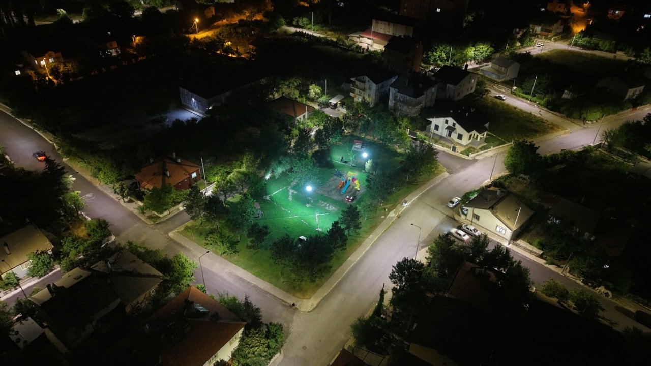 Seydişehir'in parkları ışıklandırıldı