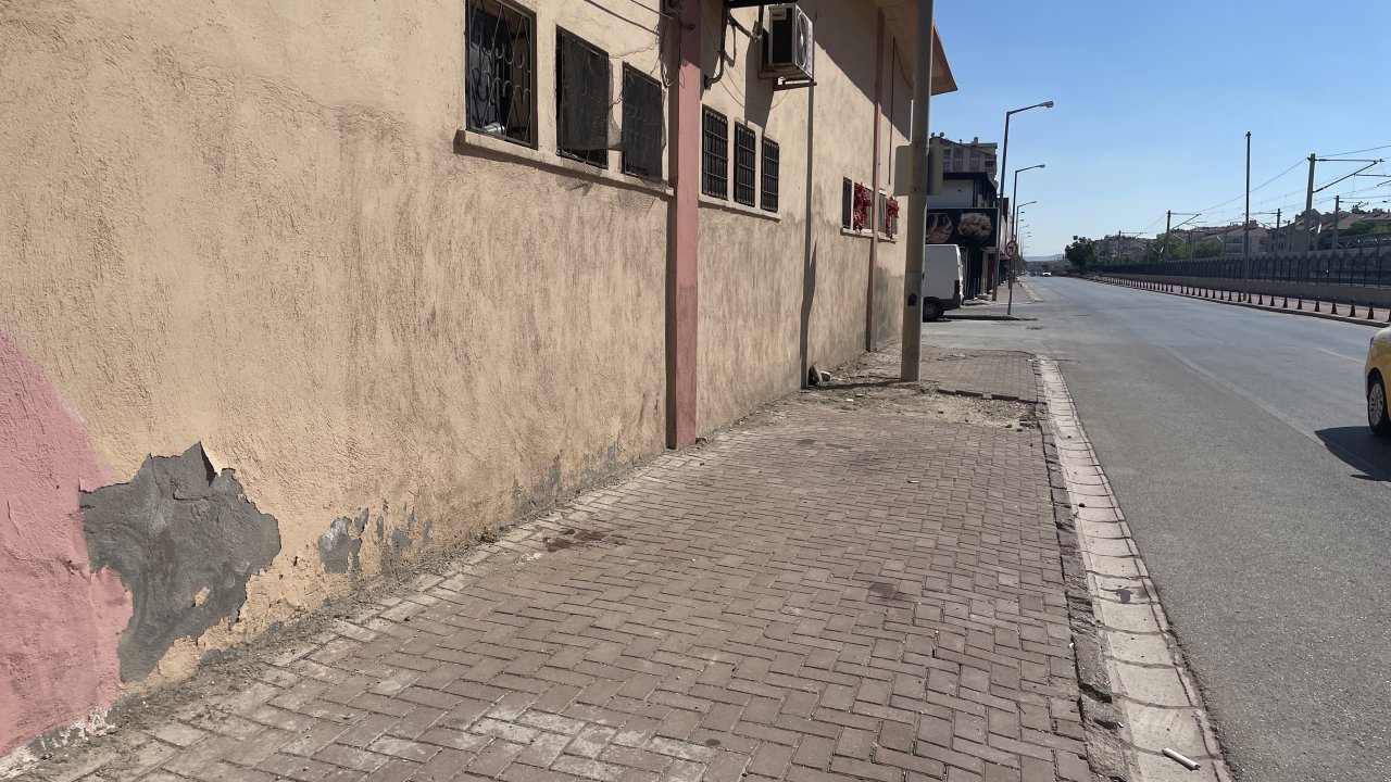 Tartıştığı kişiler tarafından bıçaklanan 18 yaşındaki genç hayatını kaybetti