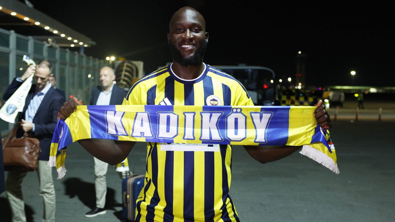 Fenerbahçe yeni golcüsü Lukaku için imza töreni düzenleyecek