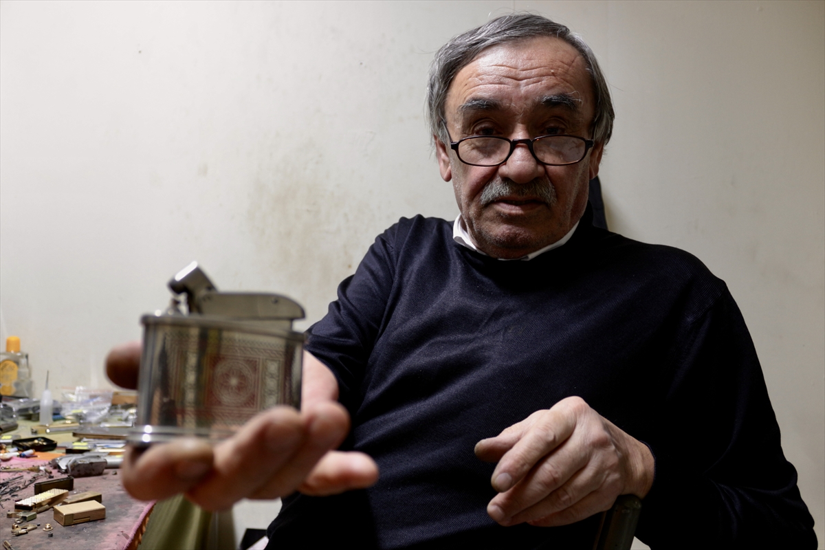 Konya’da 46 Yıldır Çakmak Tamiri ile Evini Geçindiriyor