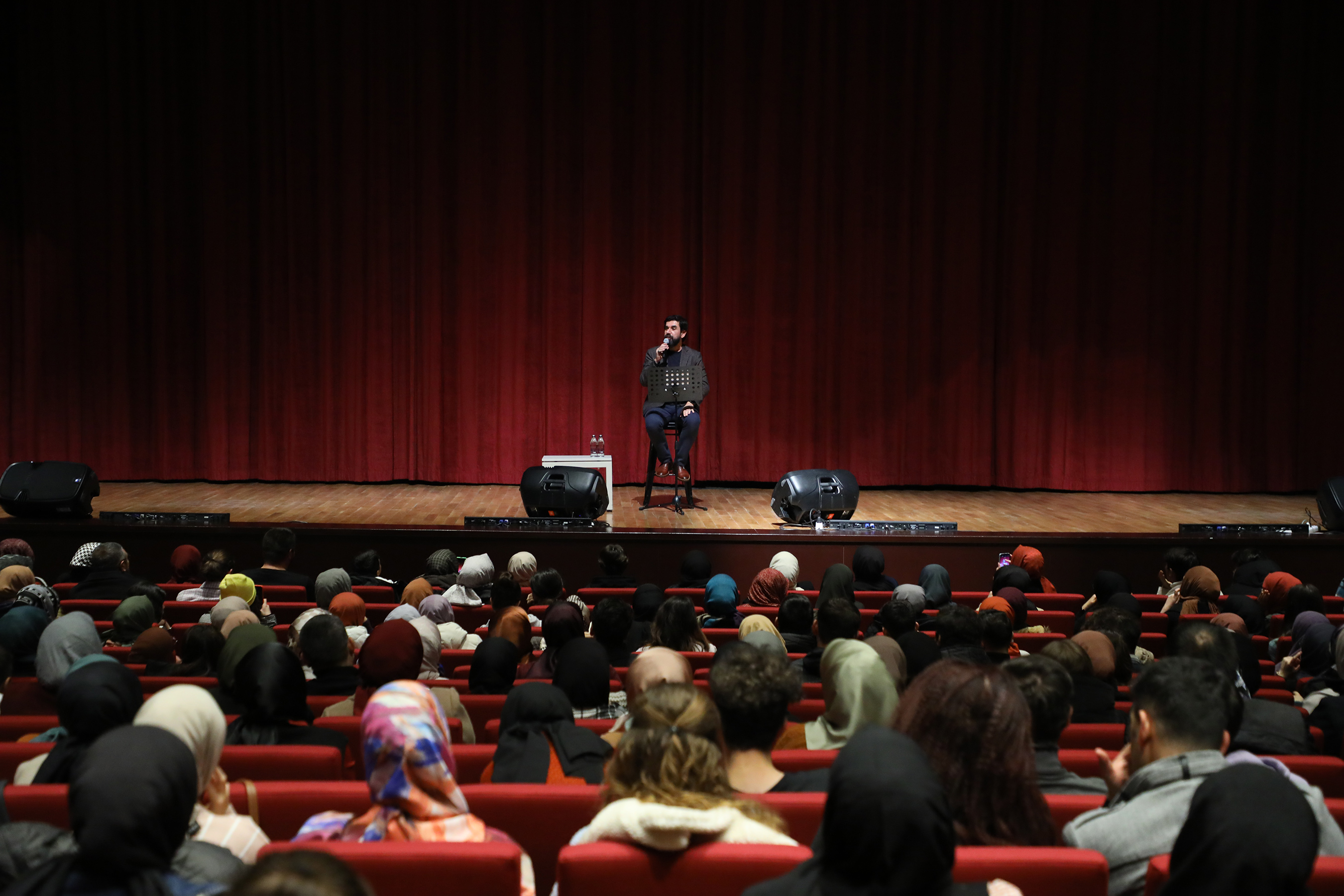 Serdar Tuncer Konya’da Mesnevi’den Şiirler Okudu