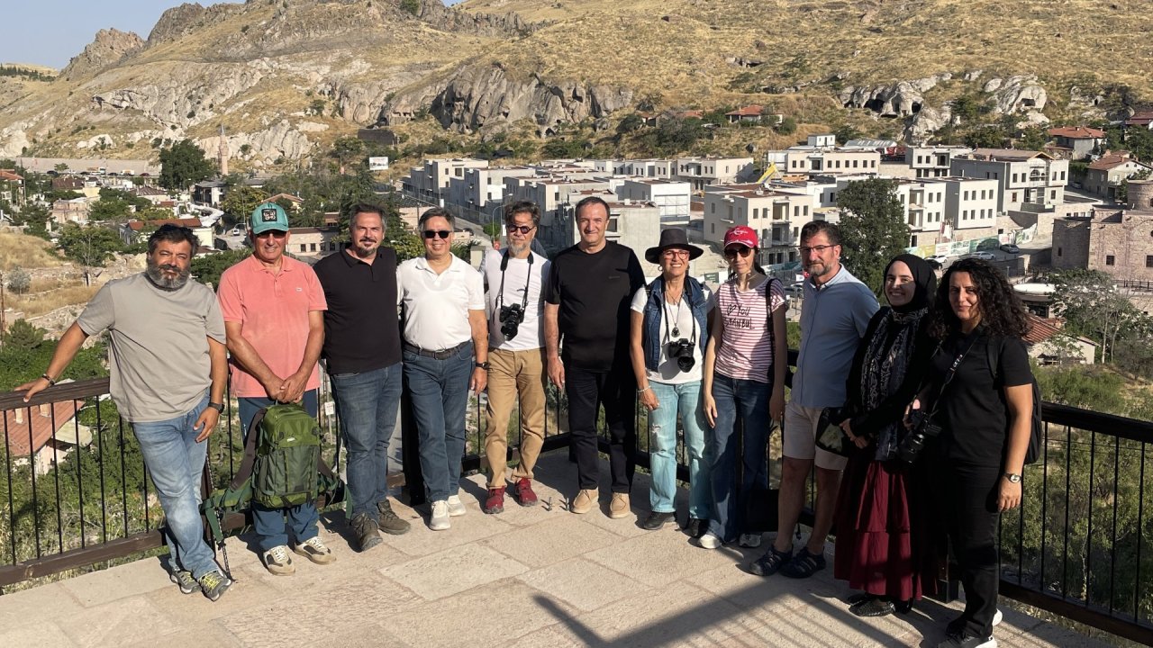 Türkiye'nin fotoğraf zirvesine ev sahipliği yapan Kadınhanı'nı vizörlerinden geleceğe aktardılar!