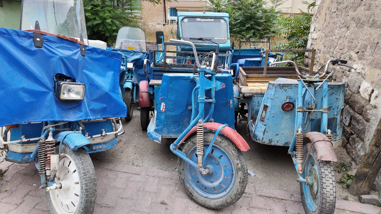 Konya'da üç tekerlekli motosikletler ustaların ellerinde yaşıyor