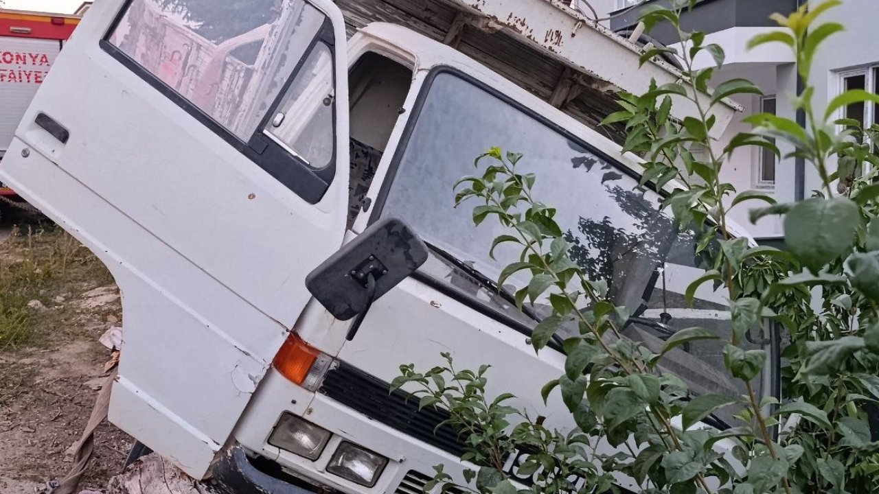 Durdurmaya çalıştığı kamyonetle korkuluk arasında sıkışan genç operasyonla kurtarıldı!