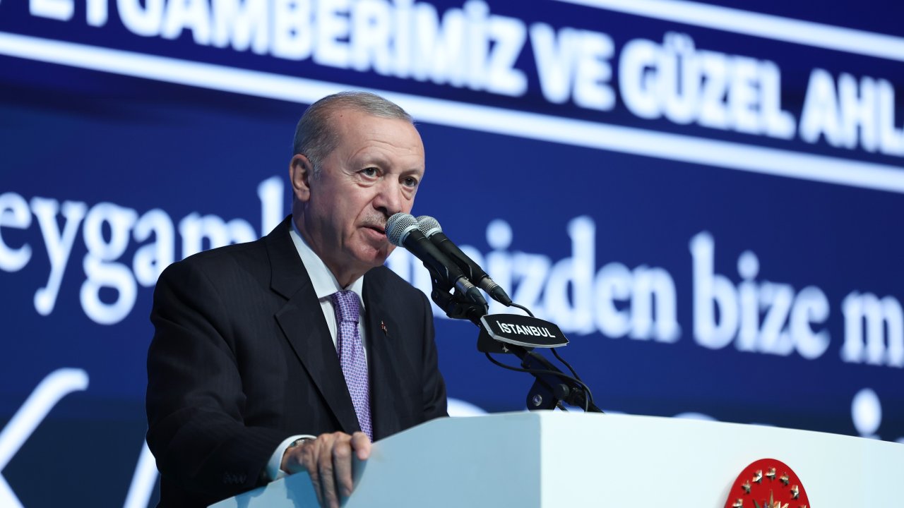 Cumhurbaşkanı Erdoğan: "Müslümanlar olarak başkalarına umut bağlamakla hiçbir yere varamayız"