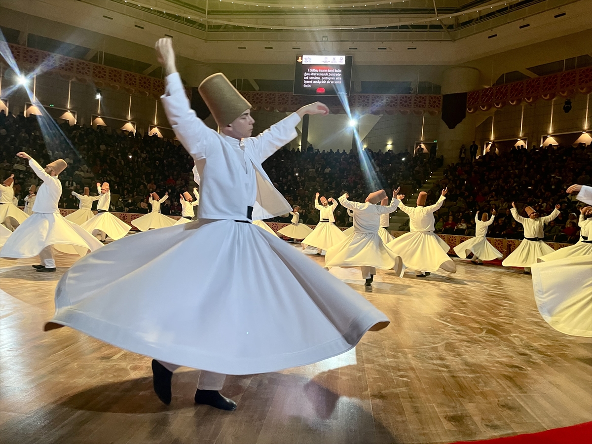 Mevlana Şehri Konya'da Şeb-i Arus Yoğunluğu Yaşanıyor