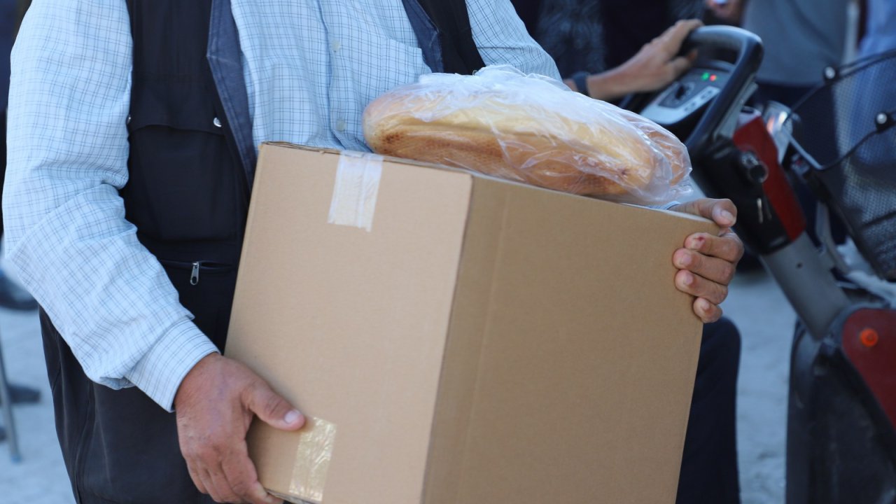 Cihanbeyli Belediyesinden 600 Aileye Mutfak Desteği