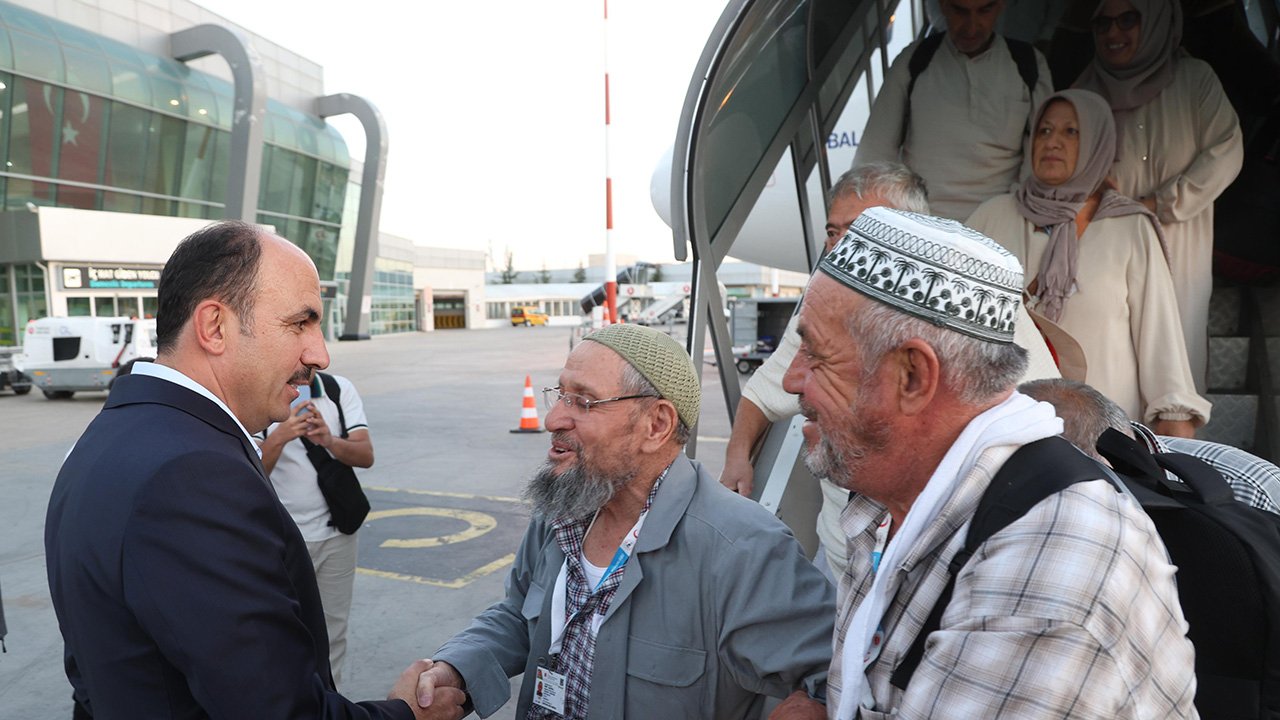 Konya’da Vefa Umresi heyecanı! İlk kafile döndü