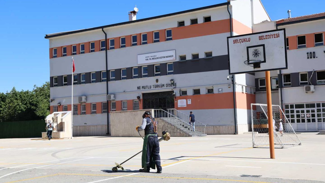 Selçuklu’da Tüm Okullar Yeni Eğitim Dönemine Hazır! Belediyeden Öğrencilere Anlamlı Destek