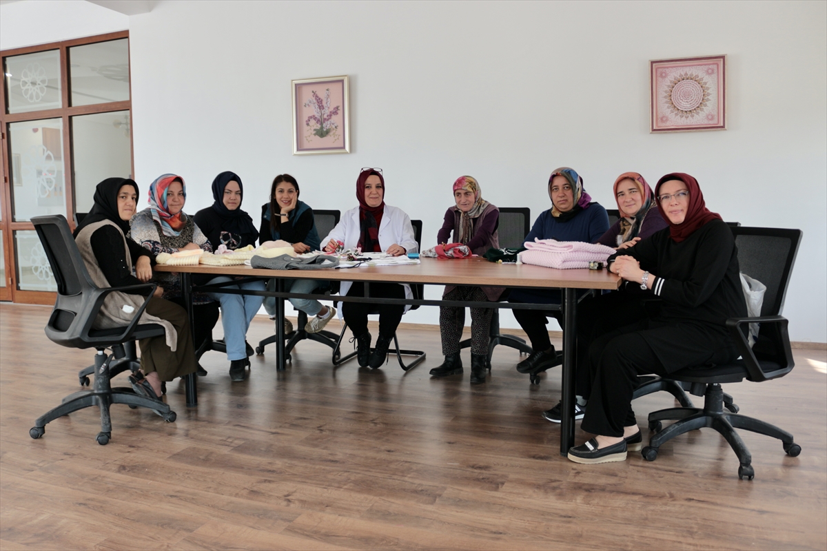 Öğretmenlik Hayalinden Vazgeçmedi El Sanatları Eğitmeni Oldu