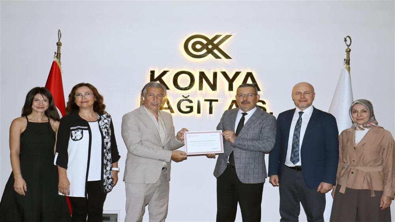 Konya’nın ilk beslenme dostu özel kurumu belgesini yeniledi!