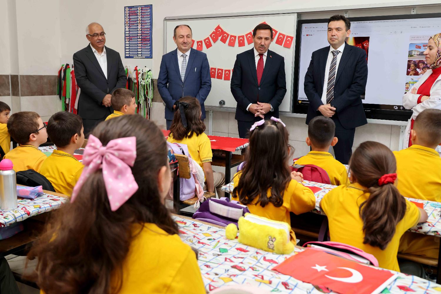 Konya Karatay’da Ders Zili Çaldı! Başkan Kılca Öğrencilerin İlk Gün Heyecanına Ortak Oldu