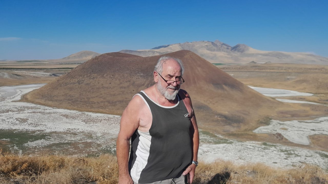 Göl yok ama turist çok! Meke Gölü’nde şaşırtan manzara