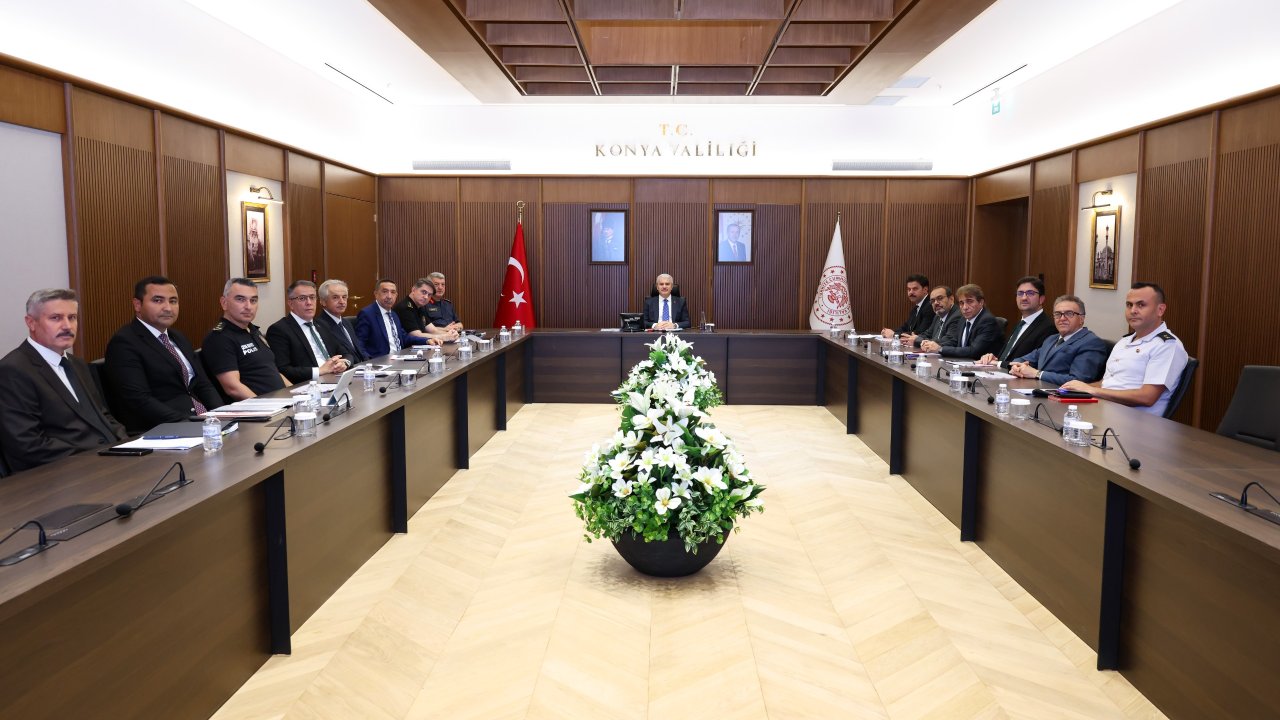 Konya’da Üniversiteler İçin Kritik Toplantı! Vali İbrahim Akın Başkanlığında Güvenlik Zirvesi