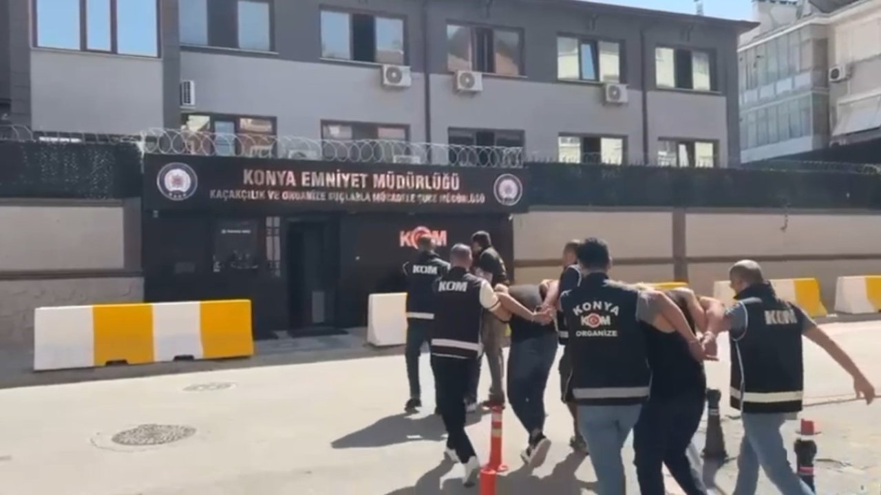Konya Emniyeti’nin ‘Kıskaç’ından Kaçamadılar! 20 Şüpheli Tabancalarla Yakalandı