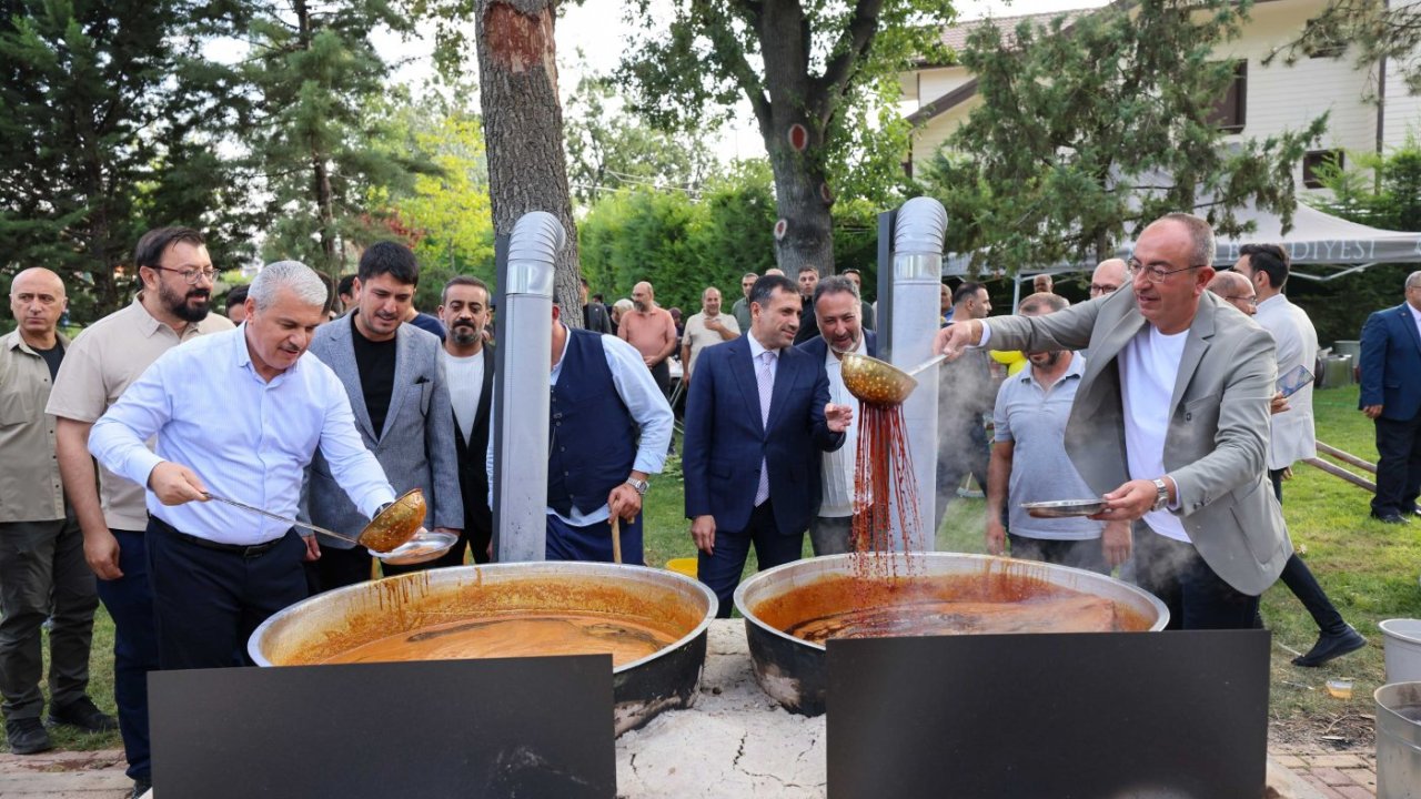 Meram Bağı’nda Kazanlar Beşinci Kez Kaynadı! Pekmez ve Bulgur Şöleni