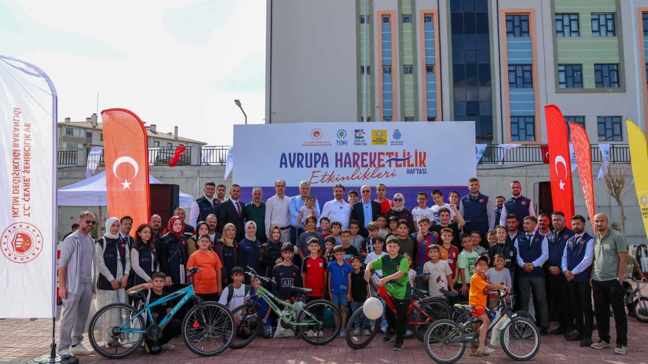 Selçuklu’da Bisikletler İçin Özel Gün! Çocuklar Hem Pedal Çevirdi Hem Eğlendi