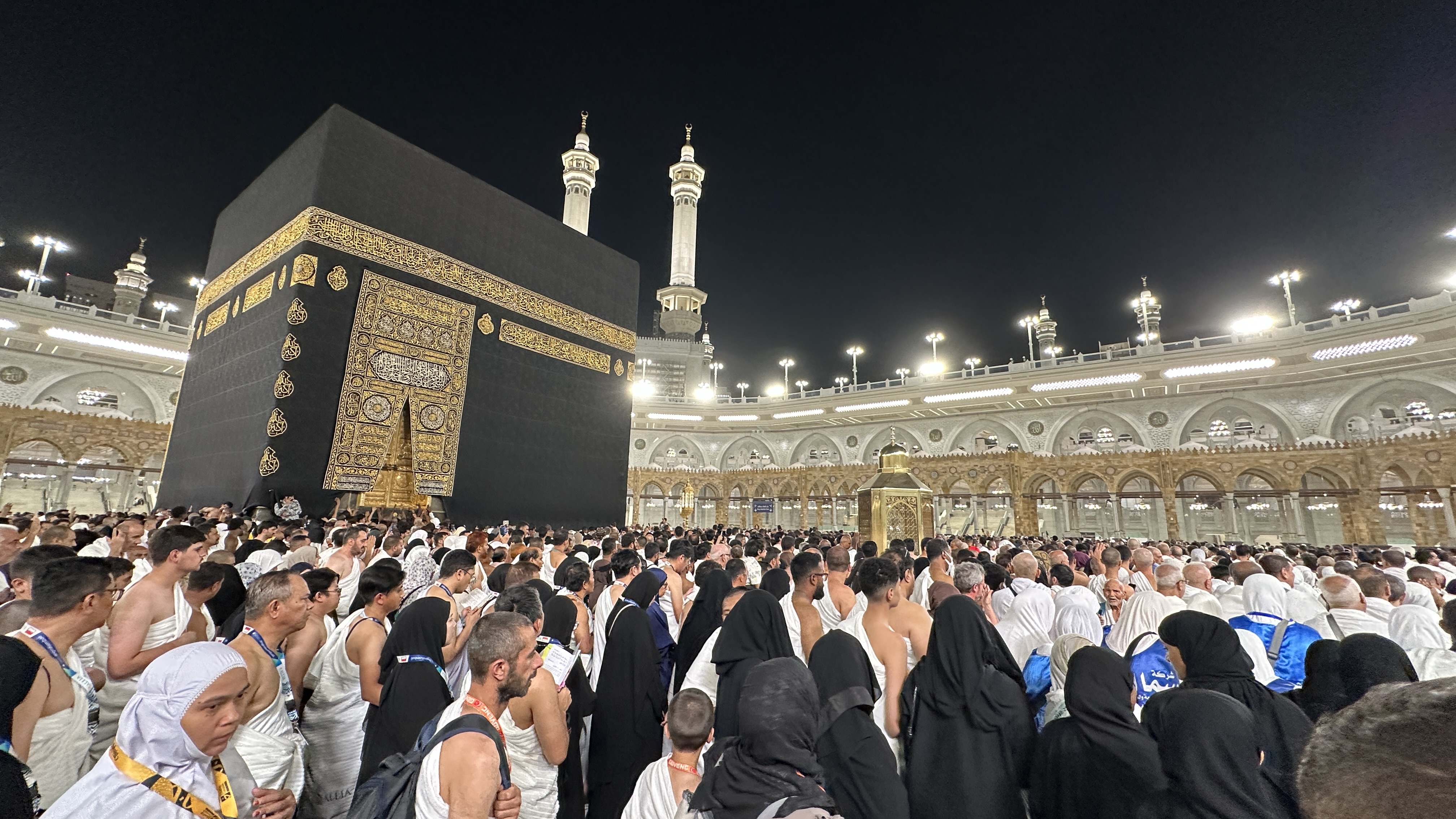 Konya’da Vefa Umresi’nin İkinci Kafilesi Döndü! Kutsal Topraklardan Manevi Yolculuk