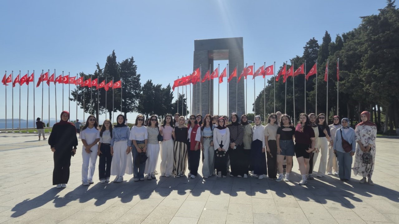 Karapınar ve Emirgazili gençler Çanakkale’de tarihe yolculuk yaptı!