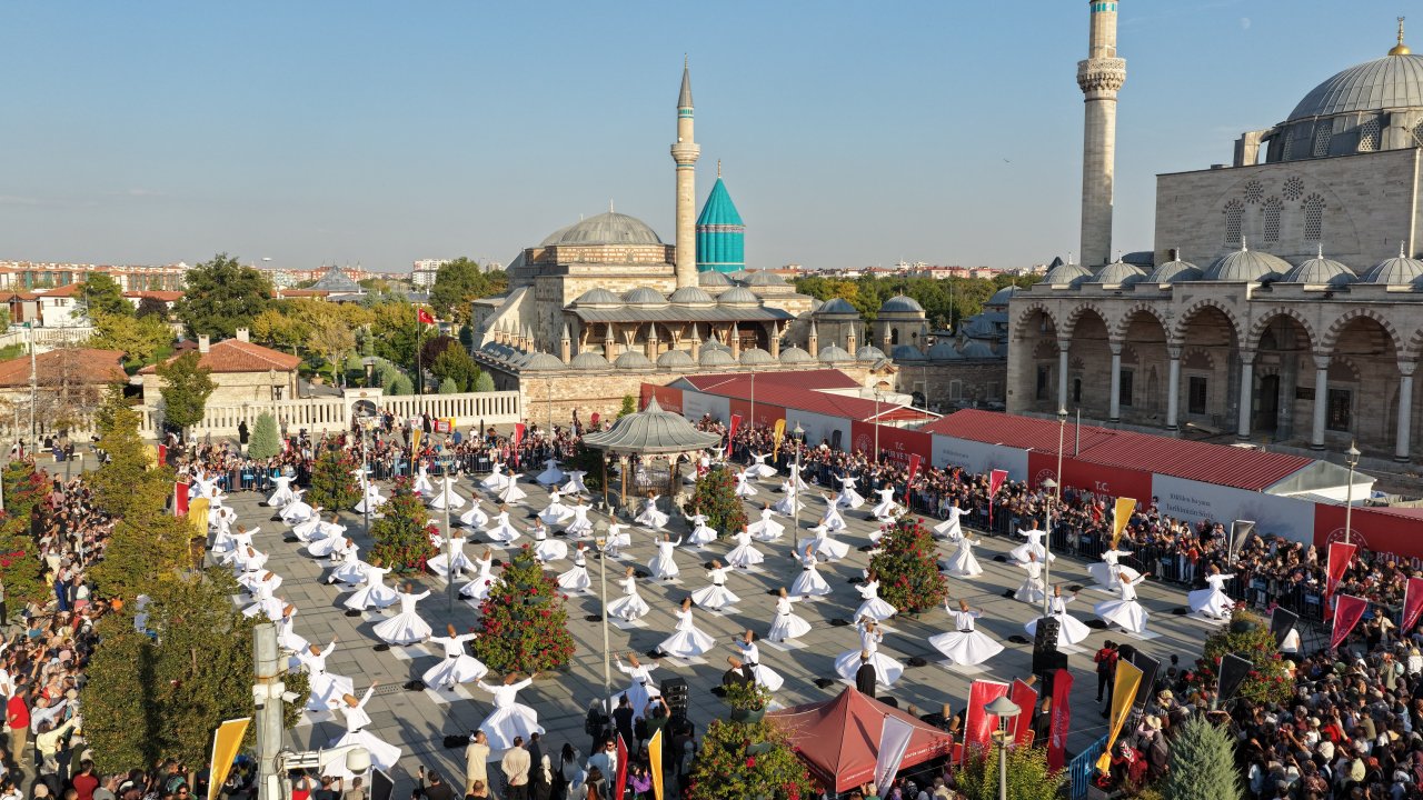 Konya’da Maneviyat Dolu Gece! 23. Uluslararası Mistik Müzik Festivali Coşkuyla Başladı