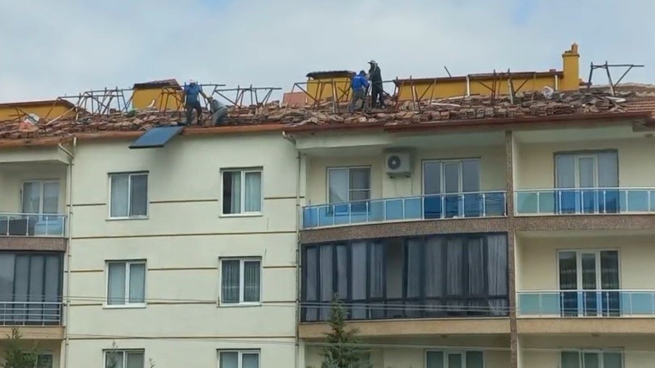 Konya’da çatıda tehlikeli çalışma! İşçiler güvenlik önlemi almadan çalıştı