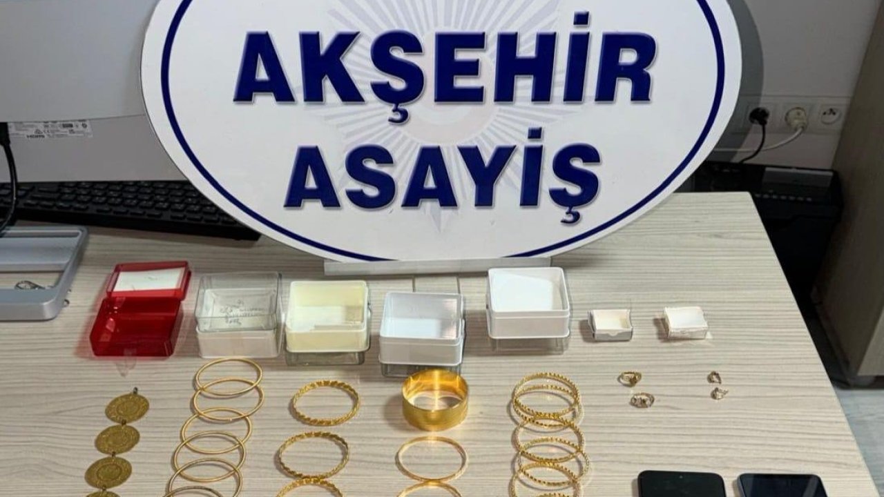 "Dur" İhtarına Uymadılar, Akşehir'de Yakalandılar: 4,6 Milyonluk Altın Sahibine Verildi