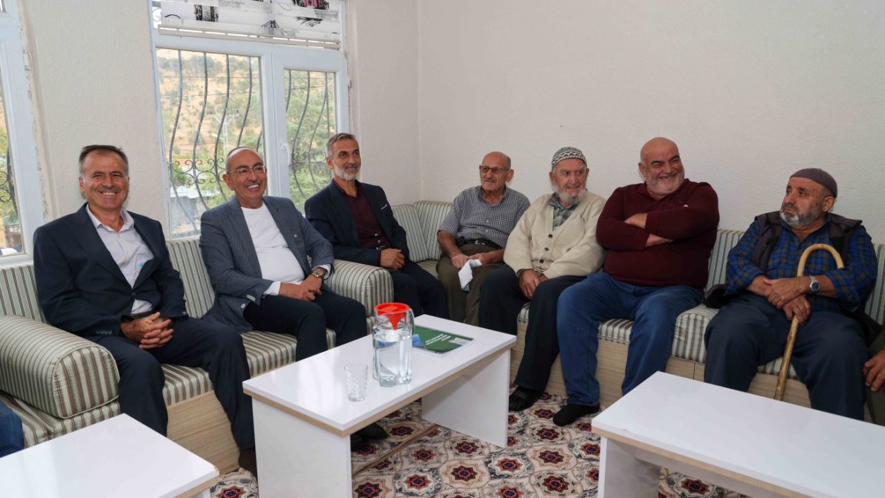 Konya’da mahalle mahalle ziyaret! Başkan Kavuş, Meram’ın taleplerini dinliyor