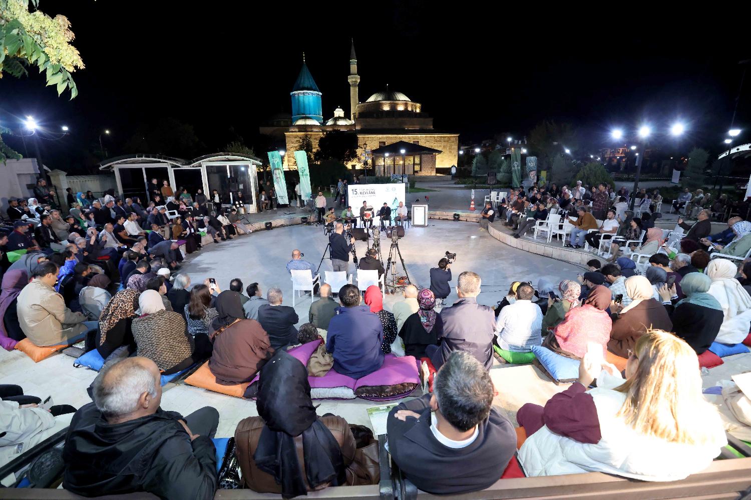Konya’da Şiirin Evrensel Sesi Yükseldi! 15. Uluslararası Mevlânâ Şiir Şöleni Gerçekleştirildi