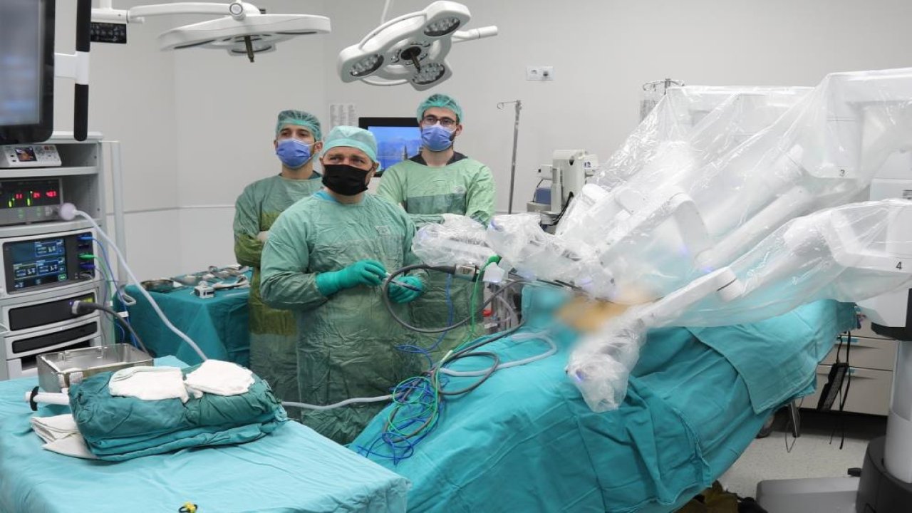 Selçuk Üniversitesi Hastanesinde robotik cerrahi dönemi! Hastalardan fark ücreti alınmıyor