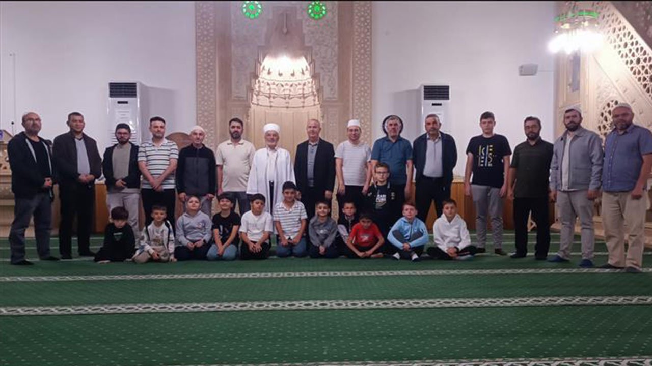 Konya’da Baba-Evlat Buluşması! Ahmet Kolat Camii’nde Anlamlı Program