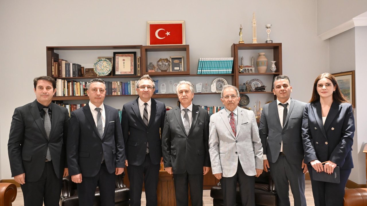 Konya Karapınar Jeoparkı İçin Tarihi Adım! UNESCO Türkiye Millî Komisyonu’na Başvuru Dosyası Teslim Edildi
