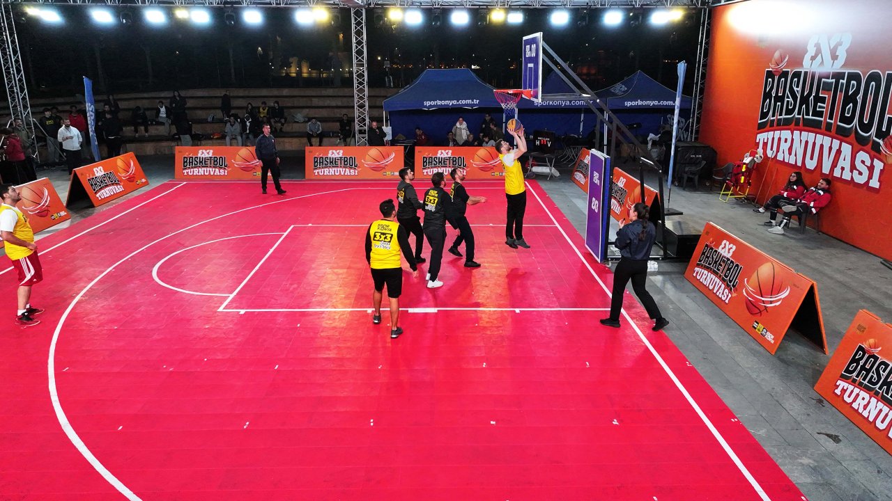 Konya’da 3x3 basketbol heyecanı! Kalehan Ecdat Bahçesi’nde nefes kesen mücadele