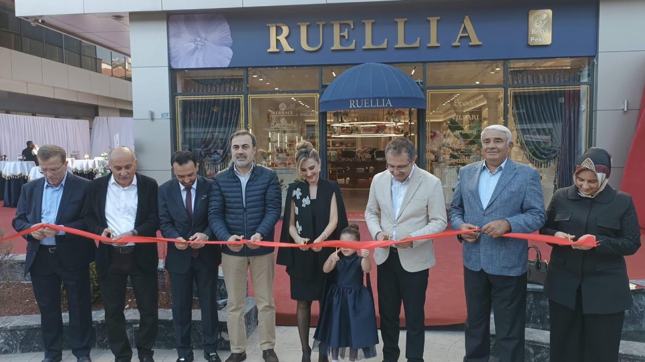 Ruellia’nın Kentplus Mağazası törenle açıldı