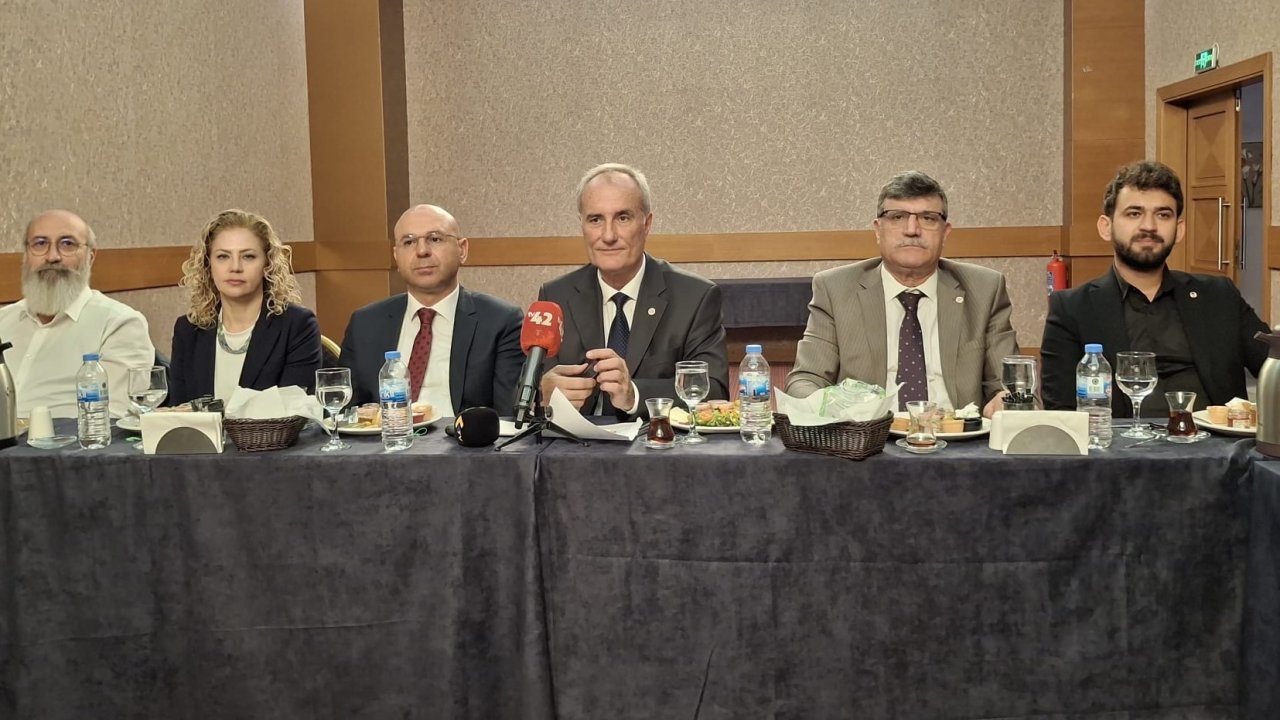 "Konya’da Yeni Bir Siyaset Mümkün": Op. Dr. Şefik Atabekoğlu Yeni Parti İl Başkanlığına Aday