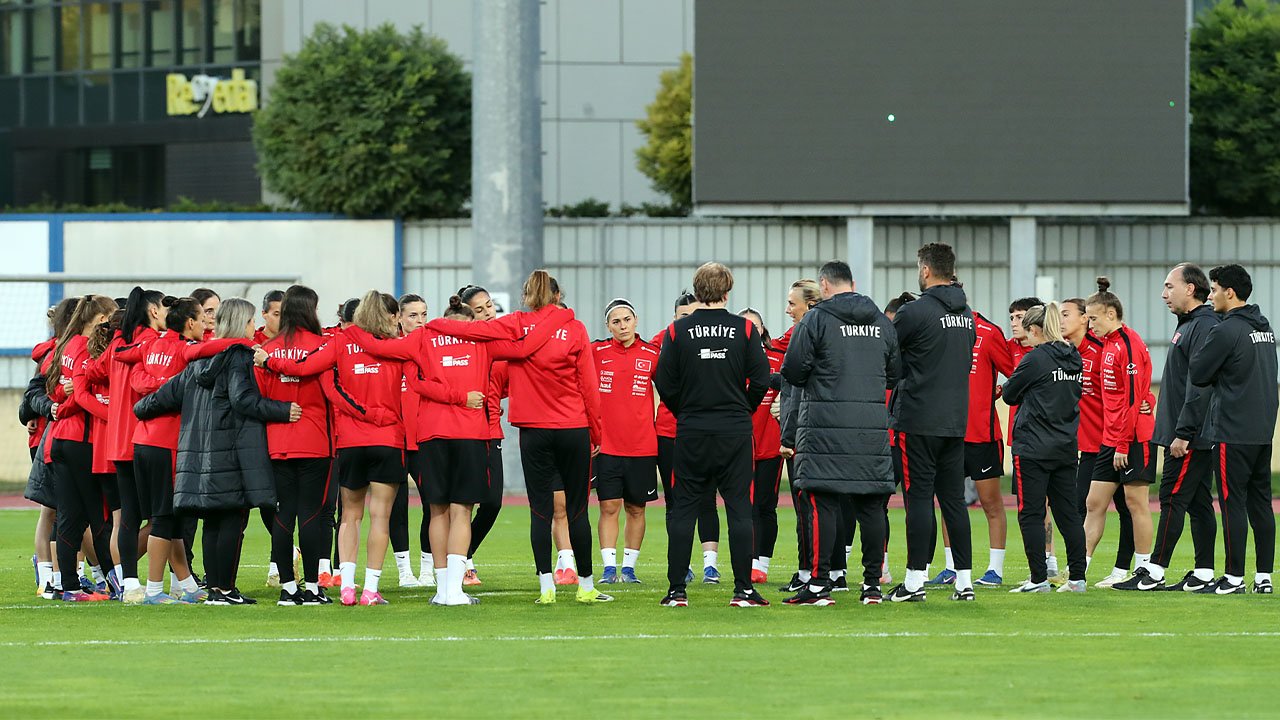 A Milli Kadın Futbol Takımı tur peşinde: Rakip Slovenya